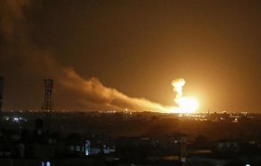 الاحتلال الإسرائيلي يقصف موقعا داخل قطاع غزة