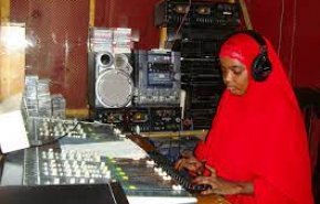 وقف بث إذاعة صومالية ونقل 5 من موظفيها لمكان مجهول!
