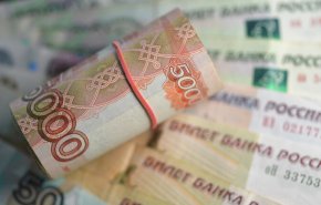 صعود مفاجئ للروبل الروسي أمام الدولار واليورو
