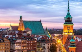 بولندا تقرر إعادة فتح الاقتصاد مايو المقبل
