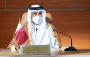 أمير قطر يلتقي وزير سعودي في الدوحة