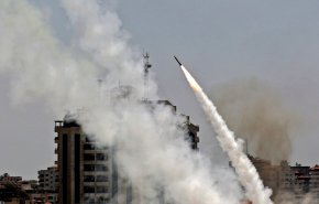 كتائب القسام تقصف مدينة ديمونا بـ15 صاروخا
