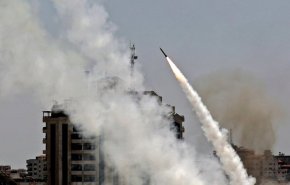 اعتداءات اسرائيلية ورد المقاومة بمئات الصواريخ