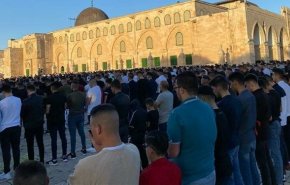 ۱۰۰ هزار فلسطینی نماز عید فطر را در مسجدالأقصی به جا آوردند
