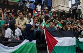 مصر: حملة أمنية على أسواق شعبية لمصادرة أعلام فلسطين