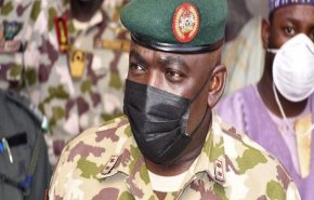 نيجيريا ..مصرع قائد الجيش في حادث تحطم طائرة
