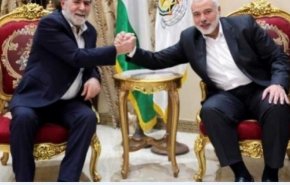 هنية والنخالة یلتقیان ويتبادلان التهنئة بانتصار المقاومة