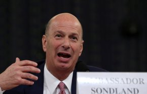 دبلوماسي أمريكي سابق يرفع دعوى قضائية على بومبيو