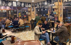 مقهى في العراق يشجع زبائنه على تلقي لقاح كورونا على طريقته الخاصة