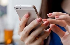 في واقعة غريبة.. محاكمة امرأة فتشت هاتف زوجها في الإمارات
