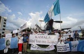 احتجاجات منددة بزيارة نائبة جو بايدن في غواتيمالا

