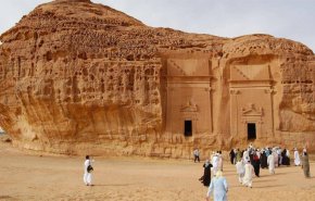 تسجيل انخفاض غير مسبوق في حجم الانفاق على السياحة الوافدة للسعودية
