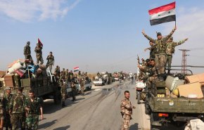 الجيش السوري يدفع بتعزيزات ضخمة إلى البادية تستهدف 'منبع إرهابيي التنف'