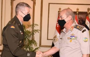 وزير الدفاع المصري يلتقي مسؤولا عسكريا أمريكيا بالقاهرة
