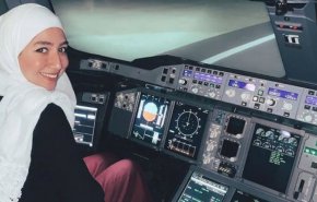 أول لاجئة سورية تصبح قائدة طائرة في بريطانيا