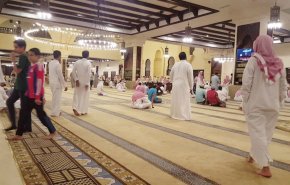 السعودية ستسمح للمنشآت التجارية بالعمل وقت الصلاة