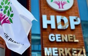 دادگاه قانون اساسی ترکیه با انحلال حزب معارض دموکراتیک خلق‌ها موافقت کرد