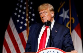 تقرير: مسؤولون أمريكيون قلقون من نظرية إعادة تنصيب ترامب رئيسا في أغسطس