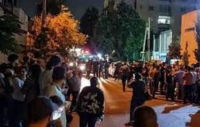 أمن السلطة الفلسطينية يقمع اعتصاما أمام مركز شرطة البيرة