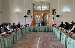 ظریف اعلام کرد: تعهد ایران برای کمک به توسعه همه جانبه افغانستان پس از برقراری صلح