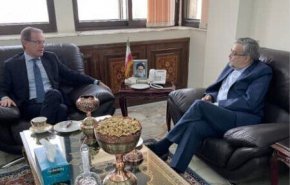 القائم بالاعمال الايراني يجري مباحثات مع السفير الايطالي في ابوظبي