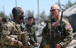 صحفي سلوفاكي يصف القوات الأمريكية في سوريا بقطاع طرق
