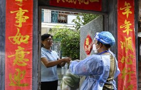 الصين تضيّق الخناق على السكان غير الملقحين ضد كوفيد-19