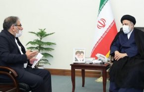 شمخاني يلتقي الر ئيس الايراني المنتخب ويناقشان مشاكل محافظة خوزستان