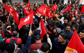 تونس...انصار سعيد والبرلمان يواصلون الانتشار في الشوارع