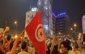 شاهد: انقسام الشارع التونسي يثير مخاوف دولية واقليمية