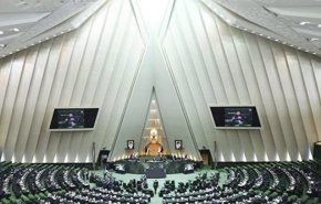 الرئيس الايراني المنتخب يؤدي اليمين الدستورية في الخامس من اغسطس