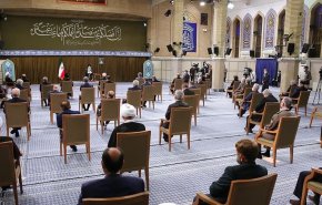 اعضاء الحكومة الايرانية يلتقون قائد الثورة الاسلامية