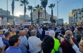 احتجاجات في رام الله تطالب برحيل عباس