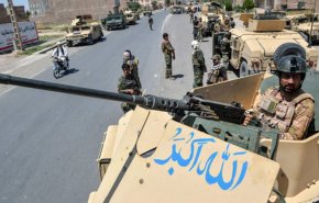 الجيش الأفغاني يحضّ المدنيين على إخلاء مدينة لشكركاه 