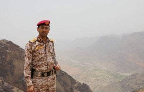  بازدید میدانی سخنگوی ارتش یمن از مناطق آزاد شده در البیضاء و دیدار با مبارزان یمنی+ ویدئو