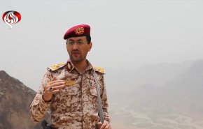 شاهد: يحيی سريع يعلن نصر القوات اليمنية من أعلی الجبال