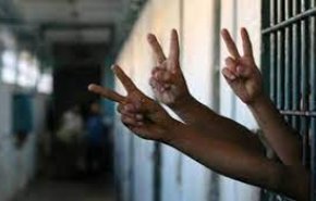 14 أسيرا فلسطينيا يواصلون إضرابهم المفتوح عن الطعام