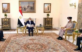 وزير الدفاع العراقي يسلم السيسي رسالة خطية من الكاظمي