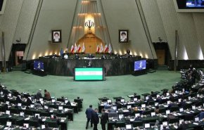 شاهد:بدء مناقشة التشكيلة الوزارية في البرلمان الإيراني