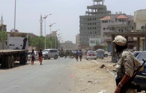 إصابة 3 جنود و4 مدنيين جراء تفجير شرقي مدينة عدن
