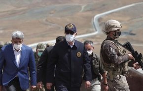 وزیر دفاع ترکیه از مرز مشترک کشورش با ایران دیدن کرد