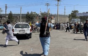  أنباء عن إصابة جندي أمريكي في مطار كابل
