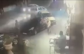 شاهد بالفيديو.. مسلح يفتح النار على مقهى في حلب السورية