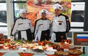 الطباخون العسكريون يستعرضون مهاراتهم في أوزبكستان