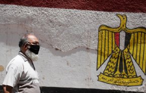 مصر تتخذ إجراءات قانونية ضد من يمتنع عن تلقي لقاح كورونا