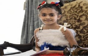 شاهد: طفلة سورية تتلقى هدايا ورسالة من الرئيس الروسي