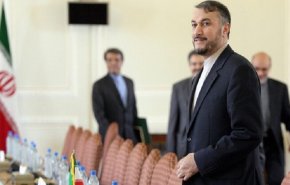 وزير الخارجية الايراني يشارك في مؤتمر بغداد 