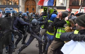 إصابة 13 شرطيا فرنسيا خلال مظاهرات في مرسيليا