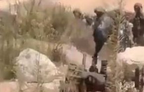 واژگونی ربات رژیم صهیونیستی هنگام بررسی یک بسته مشکوک نزدیکی مرز لبنان+ ویدیو