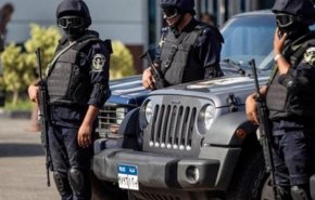 سحل مصرية في حضور الشرطة يثير انتقادات للأمن والإعلام